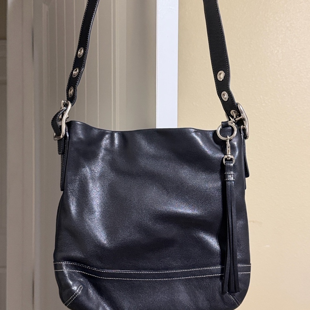 Vintage Coach Legacy 1415 Slim Duffle shoulder Bag in black with white stitching - Picture 12 of 16